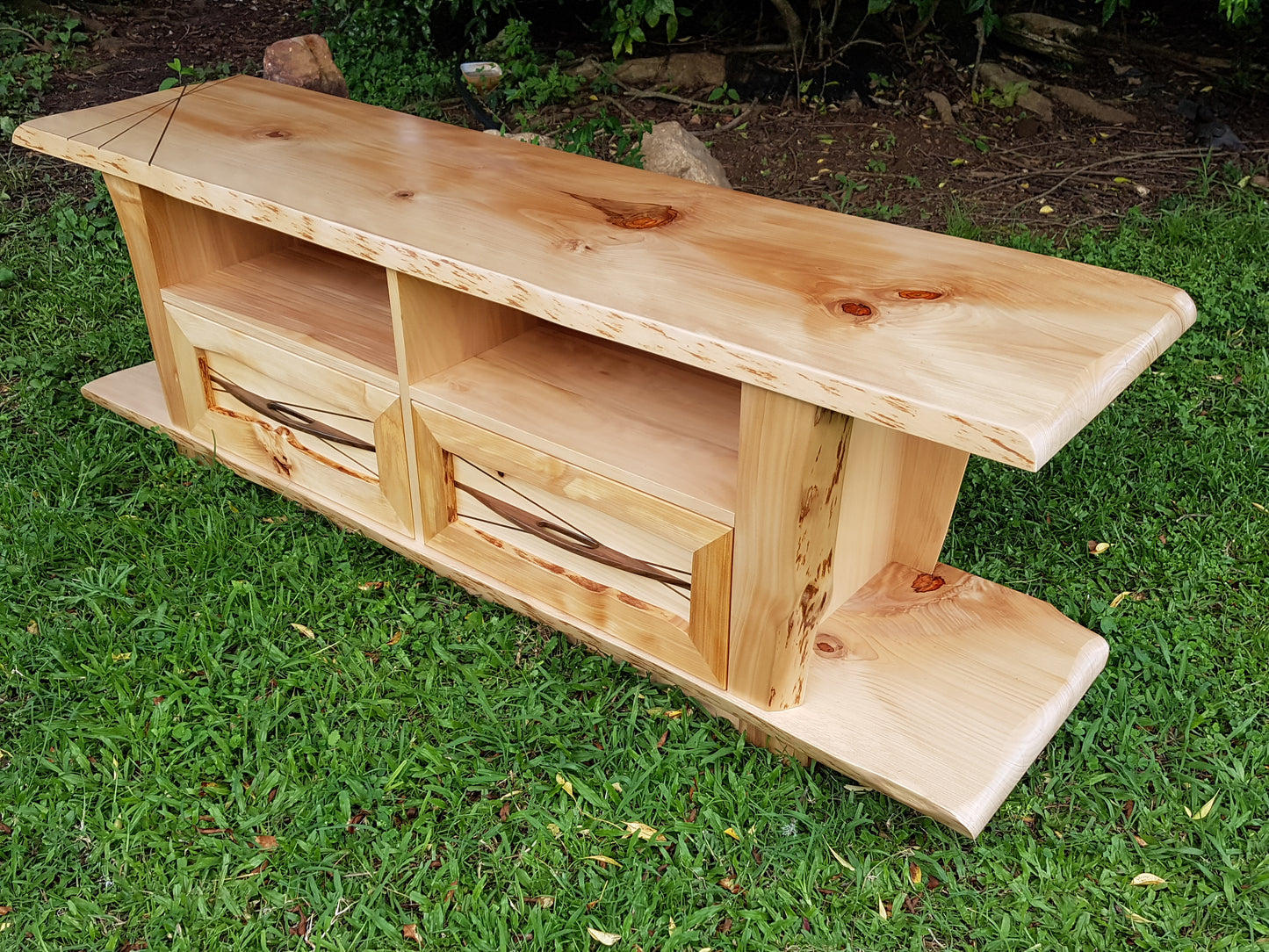 Entertainment unit NQ Kauri