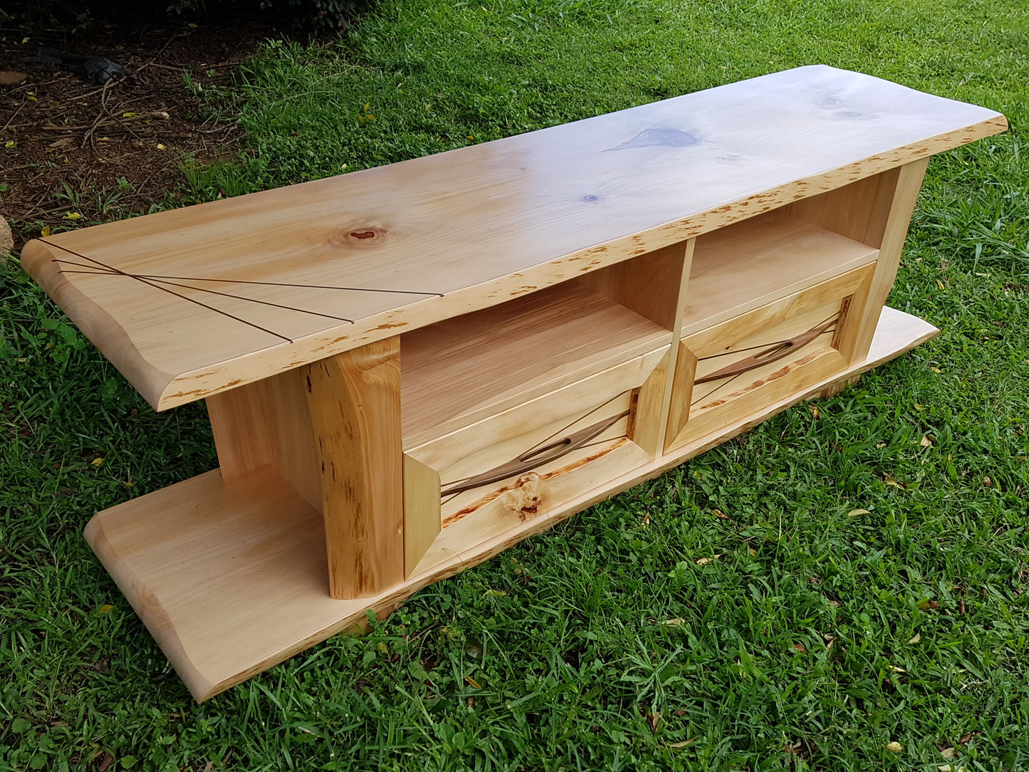 Entertainment unit NQ Kauri
