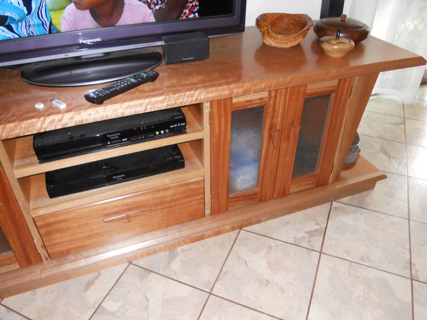 Entertainment unit Queensland Maple