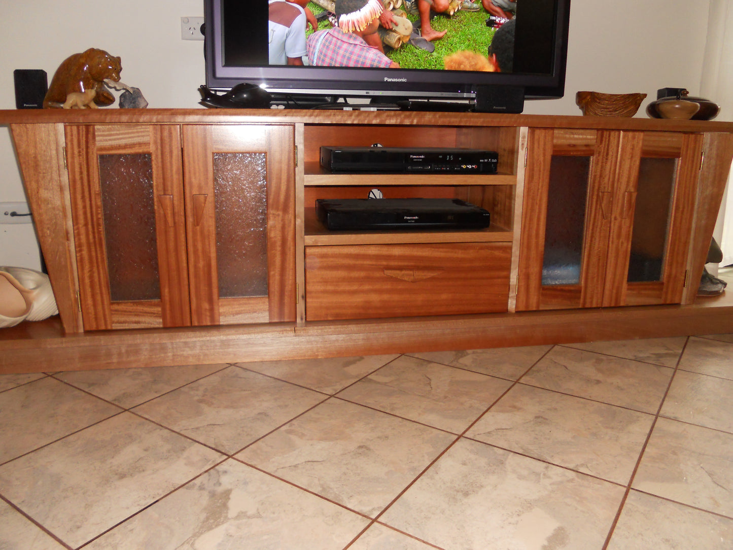 Entertainment unit Queensland Maple