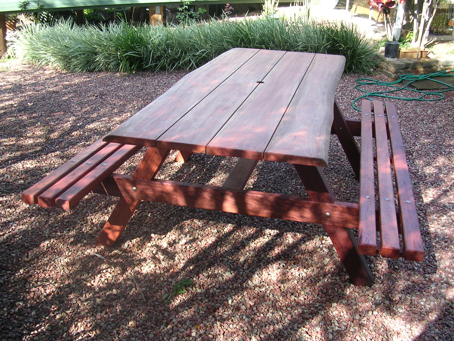 Picnic bench