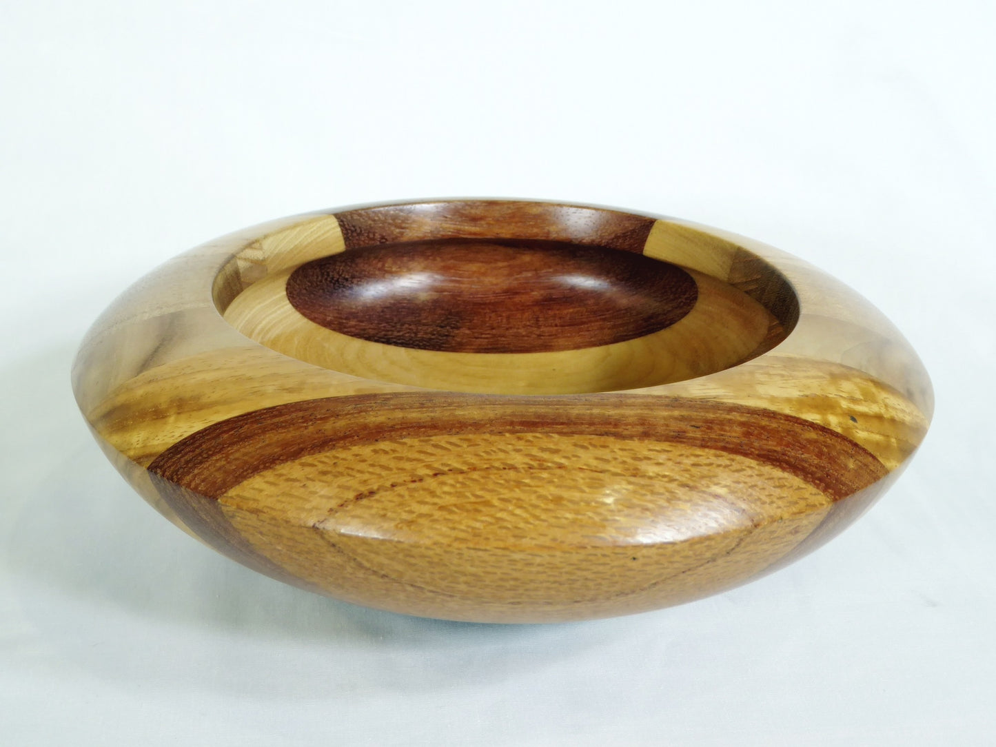 Bowl mixed laminated timbers.